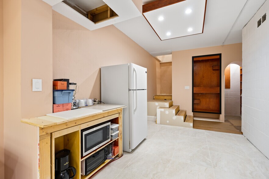 More Photos Of 974 S Nova Rd, Ormond Beach Industrial For Sale