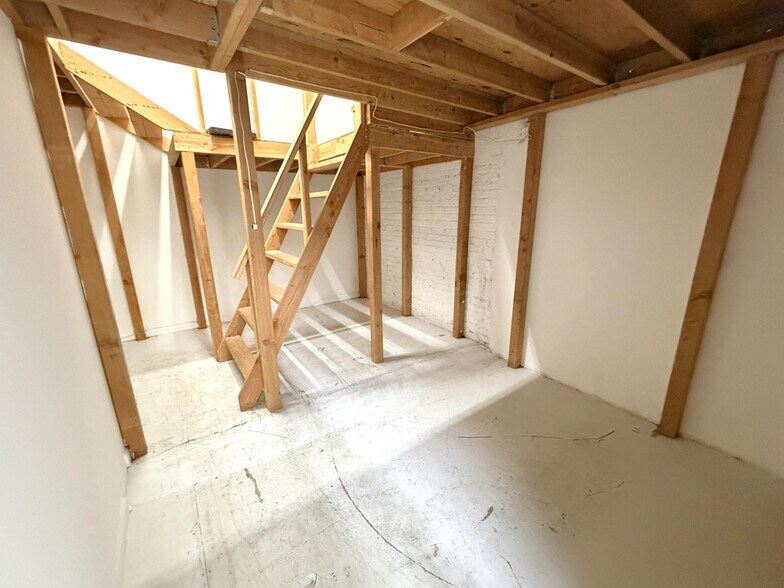 More Photos Of 1020 S Los Angeles St, Los Angeles Light Manufacturing For Lease