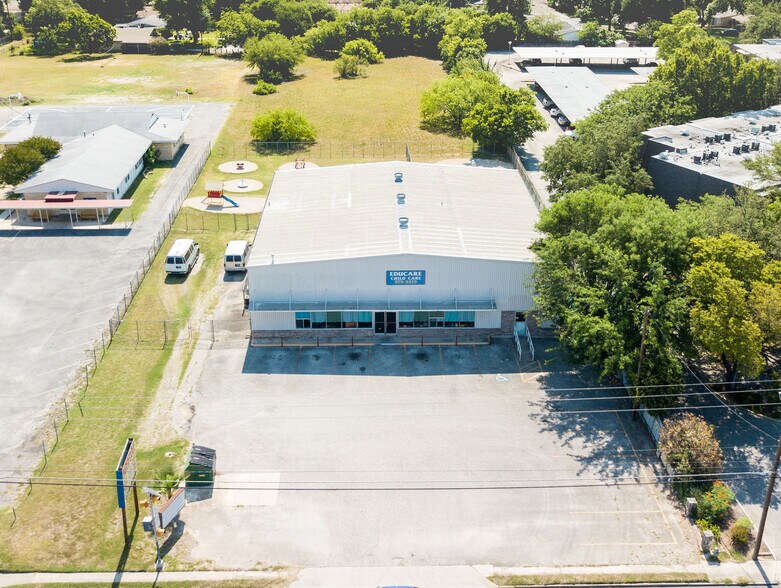 More Photos Of 3838 West Ave, San Antonio Warehouse For Sale