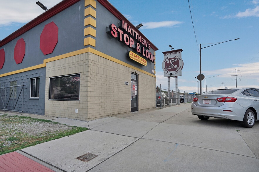 More Photos Of 8146 E 8 Mile Rd, Detroit Auto Dealership For Lease