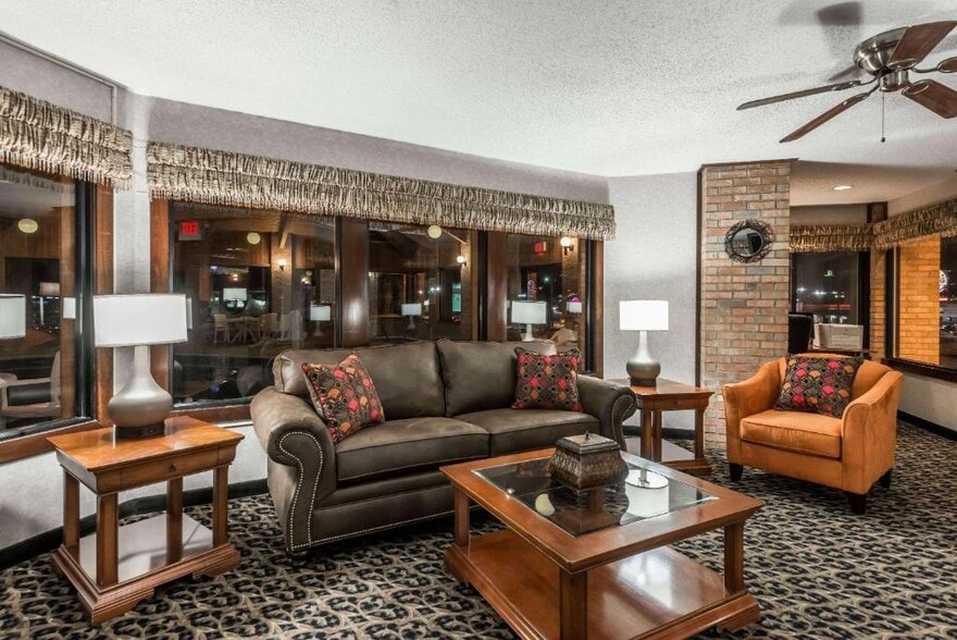 More Photos Of 61595 Southgate Pky, Cambridge Hotel For Sale
