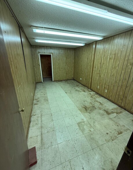 More Photos Of 825 N State Highway 121, Bonham Industrial For Sale