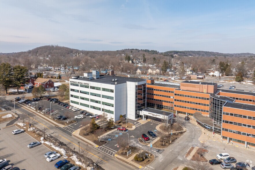 More Photos Of 62 Brown St, Haverhill Medical For Lease