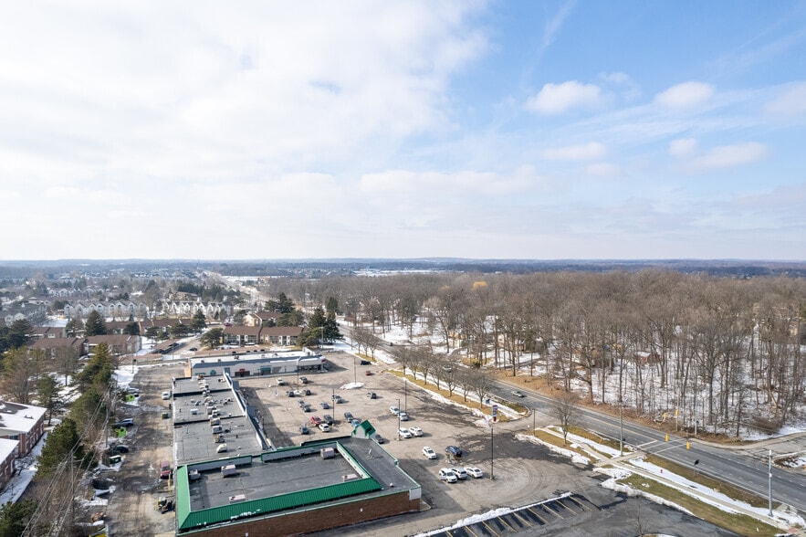 More Photos Of 44999-45065 W Pontiac Trl, Novi Unknown For Lease