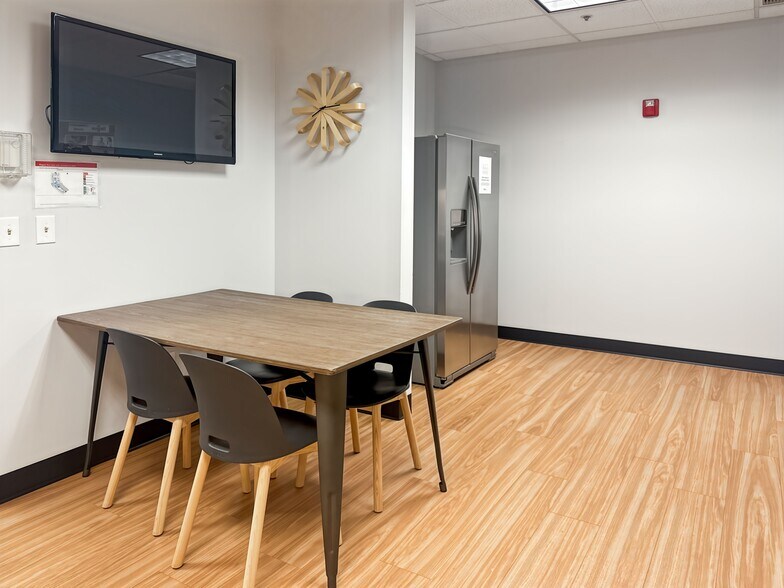 More Photos Of 470 Olde Worthington Rd, Westerville Coworking Space