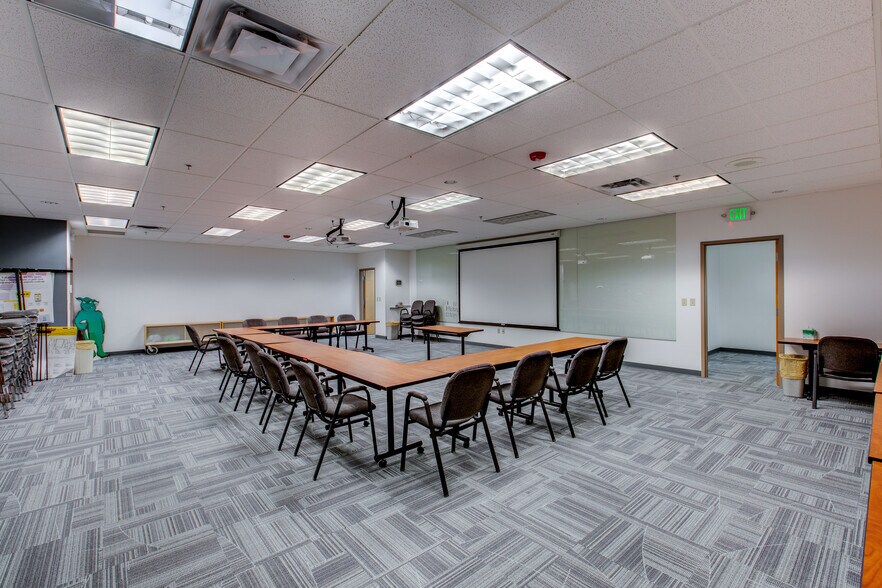 More Photos Of 5630 Ward Rd, Arvada Flex For Sale