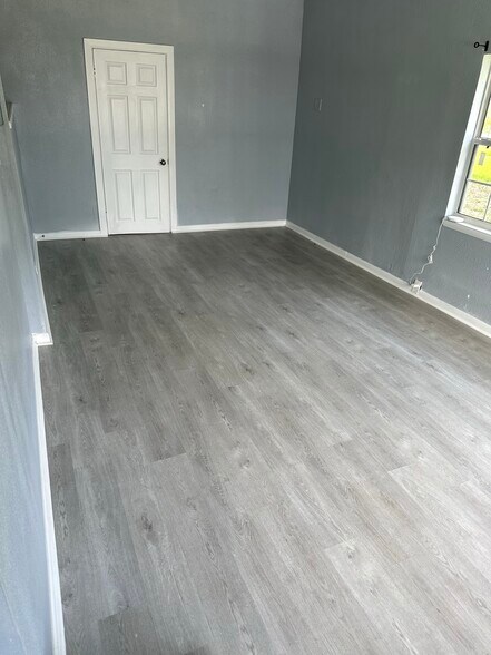 More Photos Of 5636 Kennedy Hills Dr, Seffner Storefront Retail Office For Sale