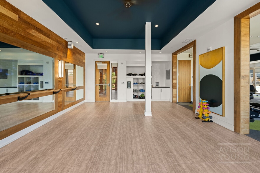 More Photos Of 650 E Brooklyn Village Ave, Charlotte Apartments For Sale