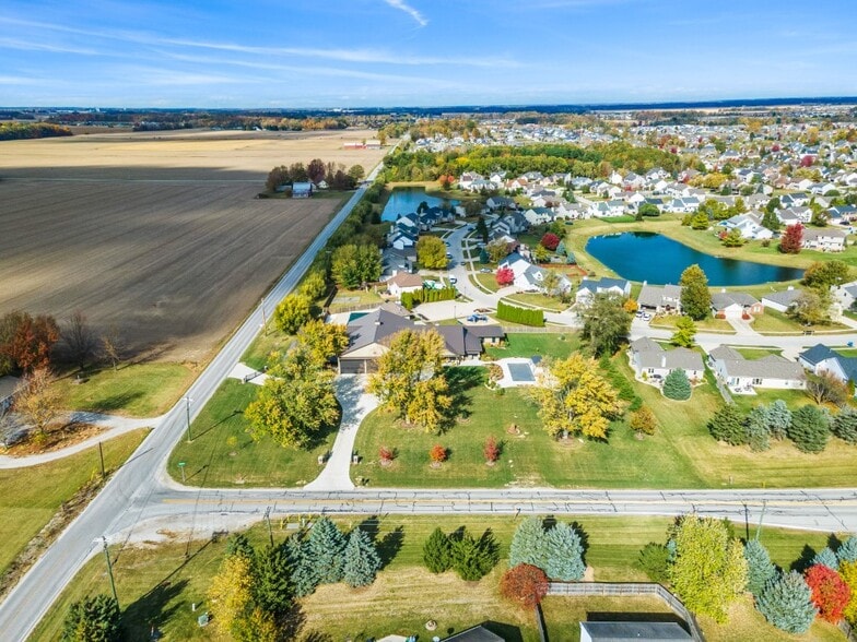 More Photos Of 15306 Covington Rd, Fort Wayne Flex For Sale