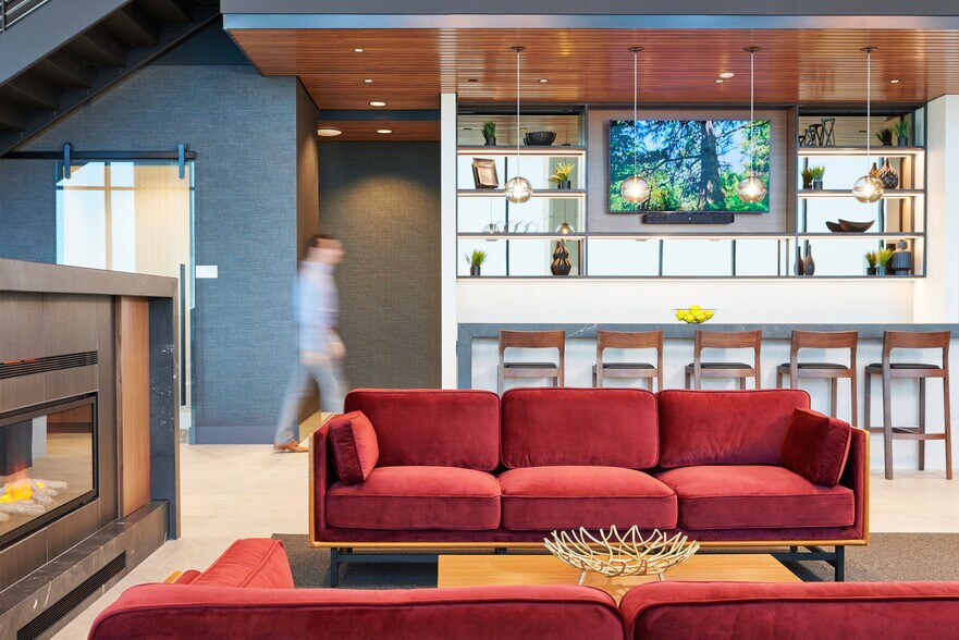 More Photos Of 800 Nicollet Mall, Minneapolis Office For Sale