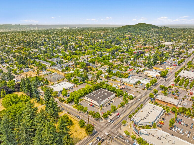 More Photos Of 4325 SE 82nd Ave, Portland Drugstore For Sale