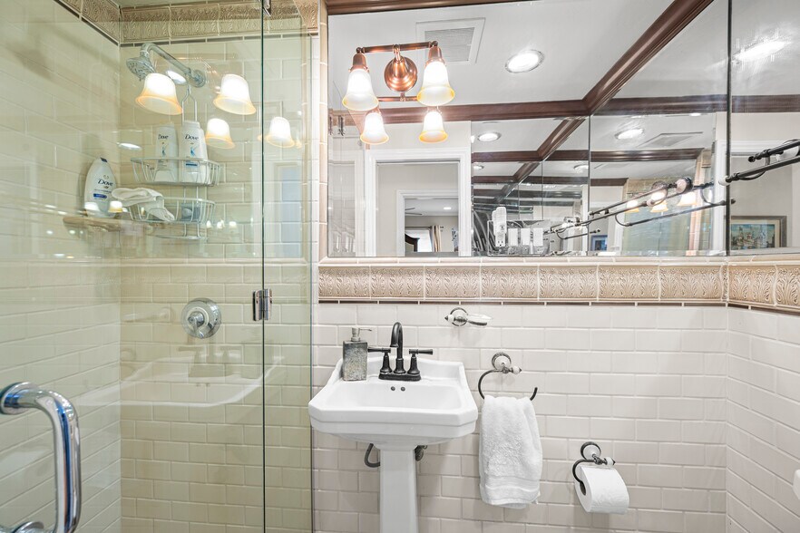 More Photos Of 112-20 E Redwood St, San Diego Apartments For Sale