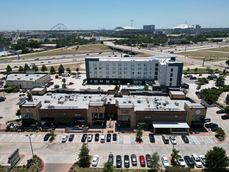 More Photos Of 2150 E Lamar Blvd, Arlington Unknown For Lease