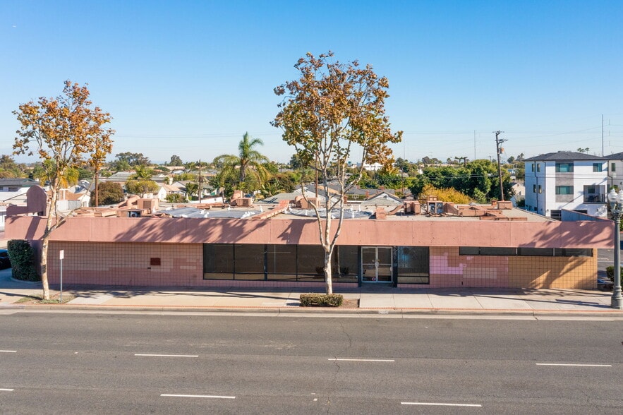More Photos Of 17000 Hawthorne Blvd, Lawndale Restaurant For Lease