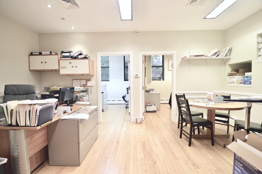 More Photos Of 410-412 W 48th St, New York Apartments For Lease