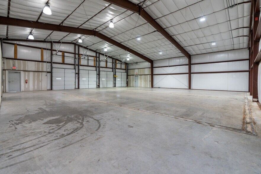 More Photos Of 113 Bufkin Ln, Lockhart Refrigeration Cold Storage For Lease