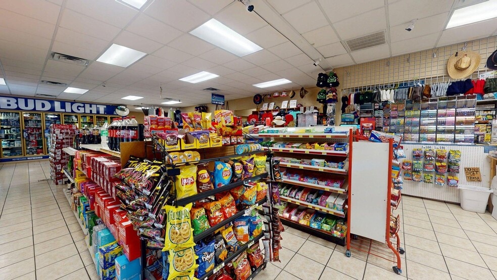 More Photos Of 2410 N State Line Ave, Texarkana Specialty For Sale