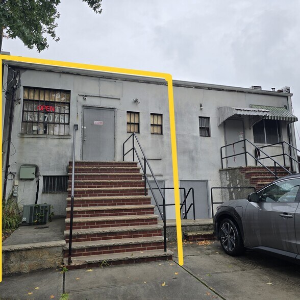 More Photos Of 704 Walt Whitman Rd, Melville Freestanding For Lease