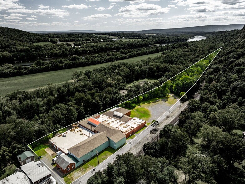 Primary Photo Of 168-171 Bower Street Ext, Montgomery Manufacturing For Sale