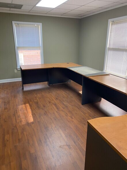 More Photos Of 2440 Sandy Plains Rd, Marietta Office For Sale