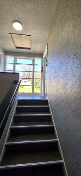 More Photos Of 132 Mesa Ln, Bristol Apartments For Sale