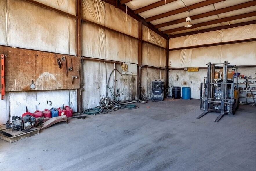 More Photos Of 8316 W I-20, Midland Warehouse For Lease