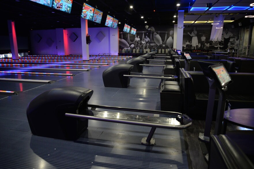 More Photos Of 5112 W Expressway 83, McAllen Bowling Alley For Sale