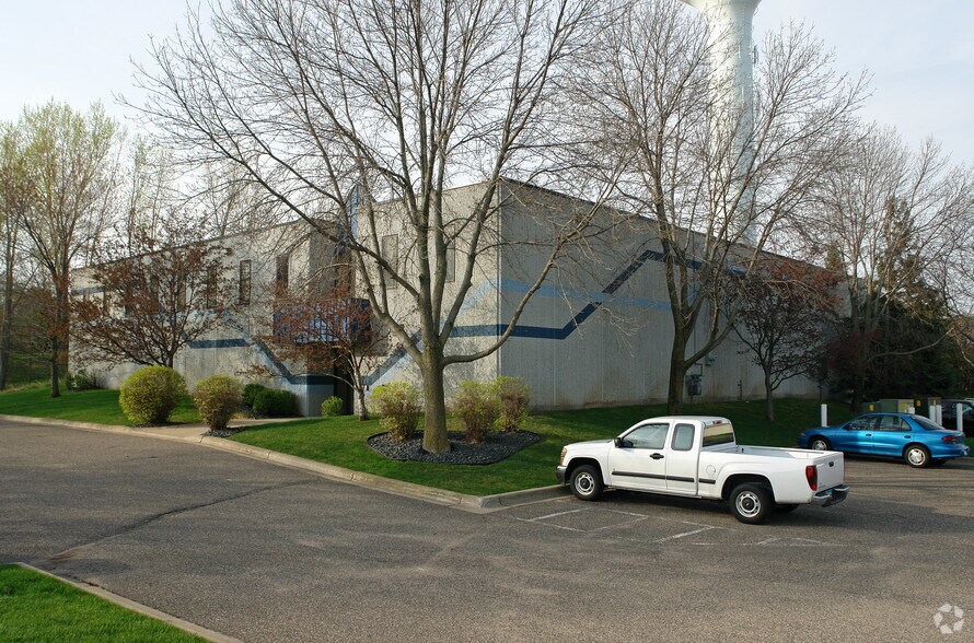 More Photos Of 400 Commerce Ct, Vadnais Heights Manufacturing For Sale