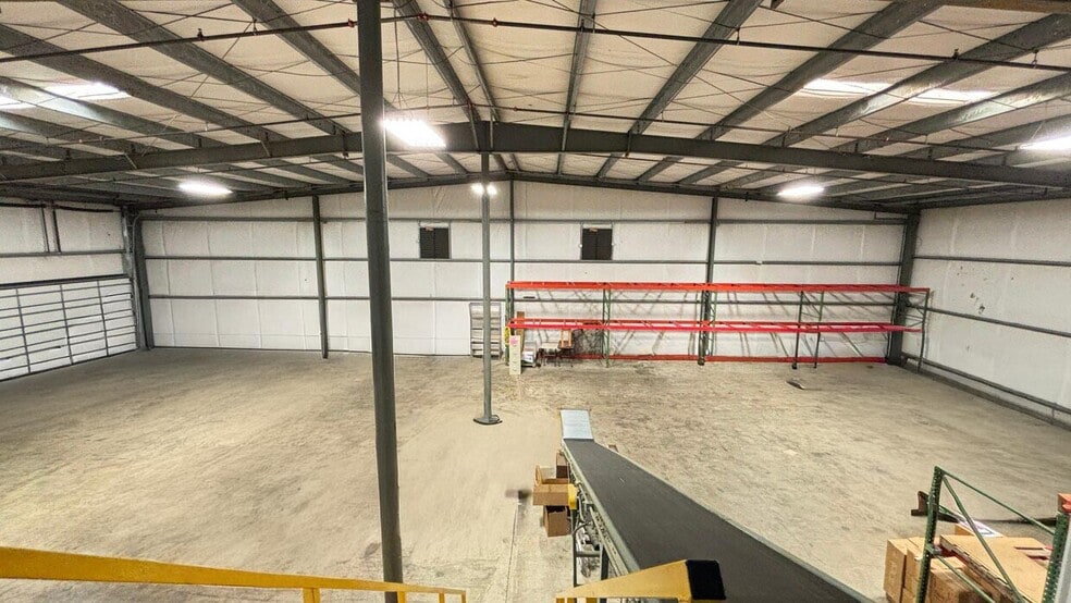 More Photos Of 475 Business Park Ln, Allentown Warehouse For Lease