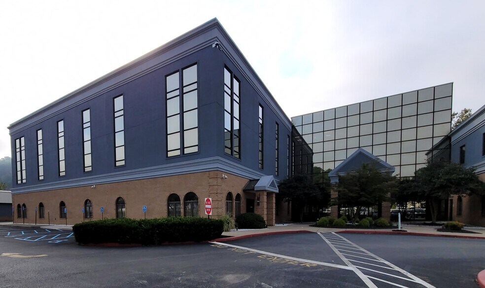 Primary Photo Of 1600 Pennsylvania Ave, Charleston Office For Lease