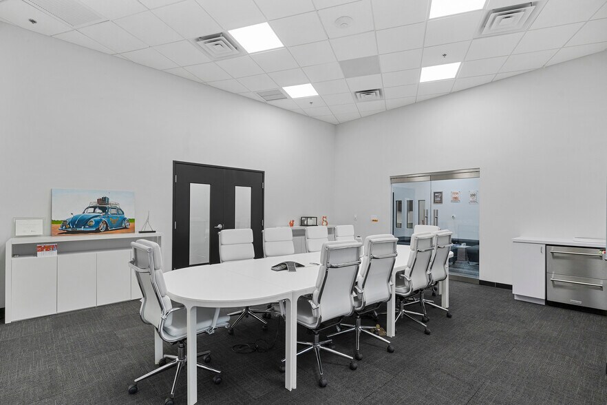 More Photos Of 6153 S Rainbow Blvd, Las Vegas Office For Sale