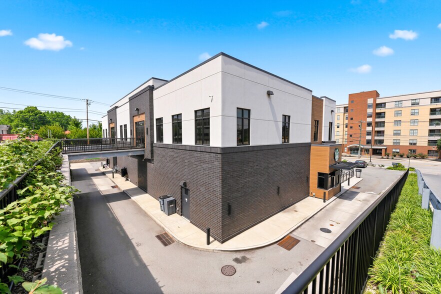More Photos Of 1050 University Ave, Morgantown Storefront Retail Office For Lease