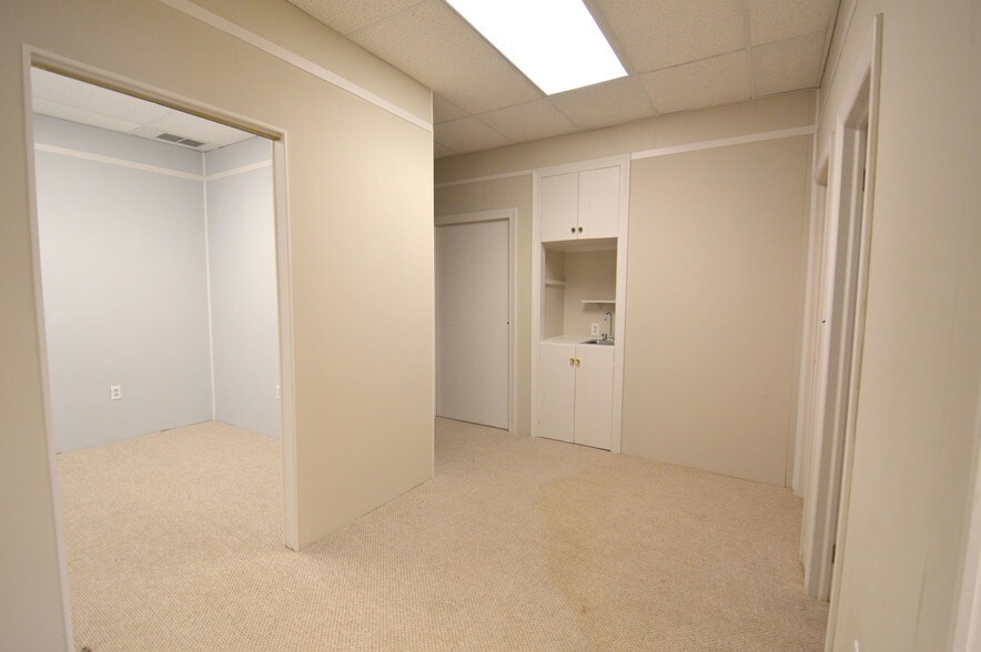 More Photos Of 123-129 Fayette St, Winston-Salem Office For Lease