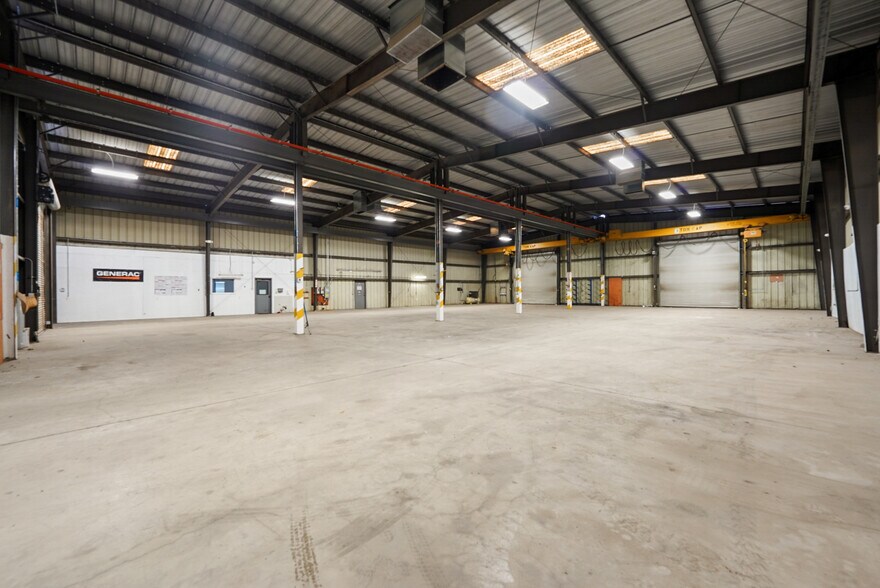 More Photos Of 6303 Seven Seas Ave, Bakersfield Warehouse For Lease