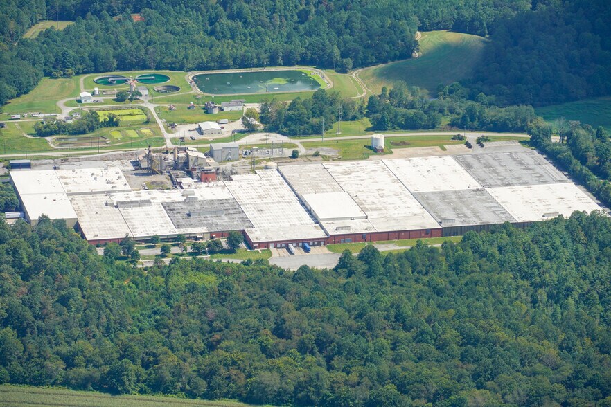 More Photos Of 400 Kellys Creek Rd, Rabun Gap Warehouse For Lease