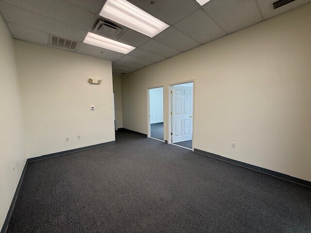 More Photos Of 8251-8259 Blaikie Ct, Sarasota Light Manufacturing For Lease