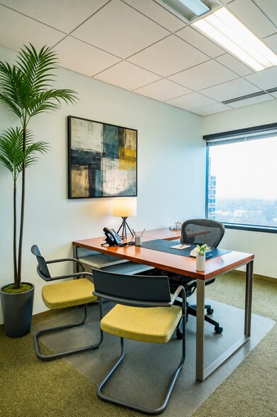 More Photos Of 1750 Tysons Blvd, McLean Coworking Space