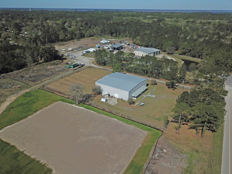 More Photos Of 89 Schein Loop, Beaufort Industrial For Sale