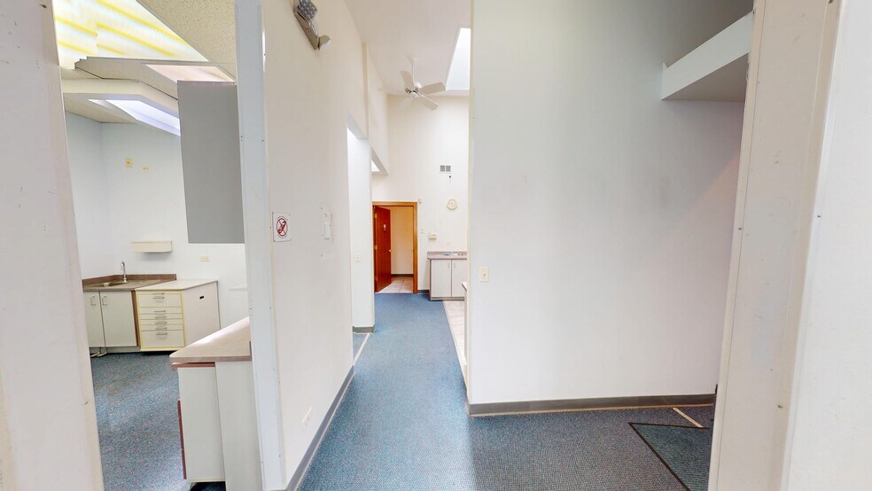 More Photos Of 1600 N Arlington Heights Rd, Arlington Heights Medical For Lease