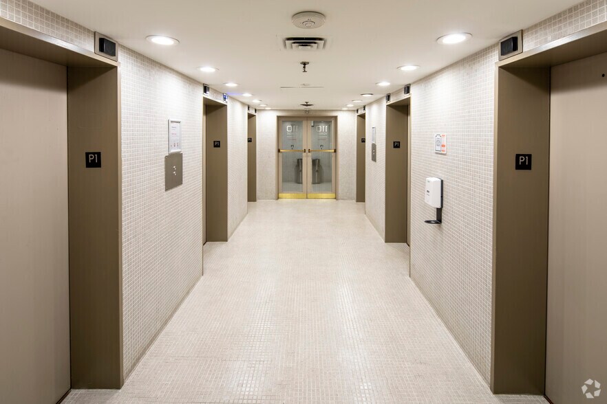 More Photos Of 110 Yonge St, Toronto Office For Lease