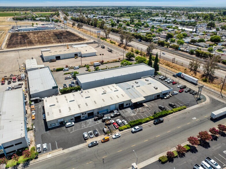 More Photos Of 820 Beckman Rd, Lodi Auto Repair For Lease