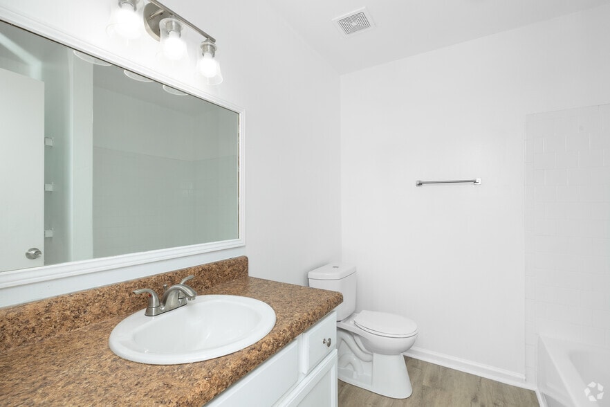 More Photos Of 4600 Twin Oaks Dr, Pensacola Apartments For Sale