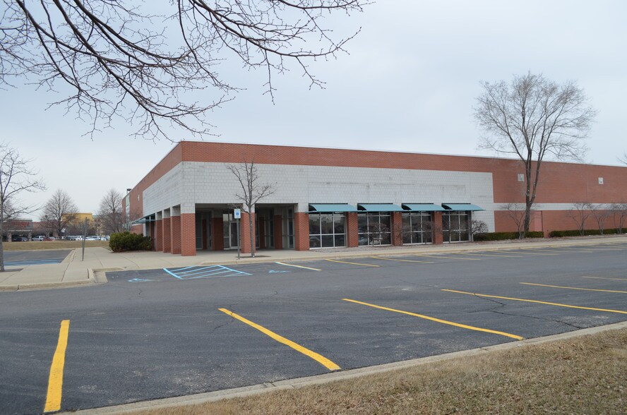 More Photos Of 45290 Utica Park Blvd, Utica Freestanding For Sale