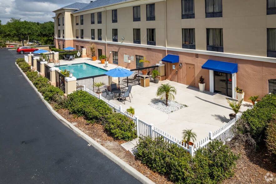 More Photos Of 1810 S Highway 27, Clermont Hotel For Sale