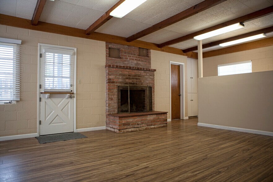 More Photos Of 117 E Fesler St, Santa Maria Office For Sale