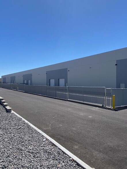 Primary Photo Of 425 Western Rd, Reno Warehouse For Lease