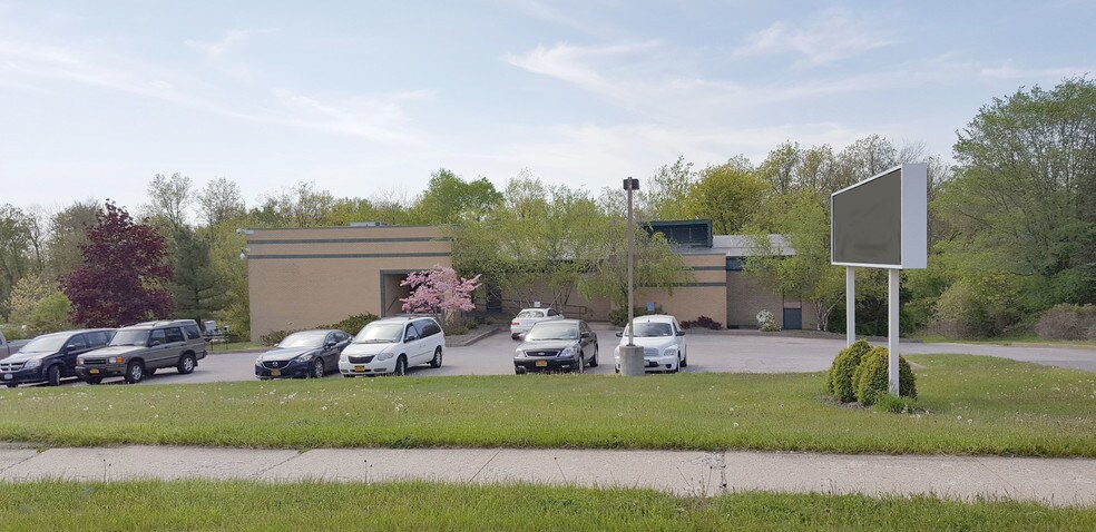 Primary Photo Of 20 Industrial Dr, Middletown Light Manufacturing For Sale