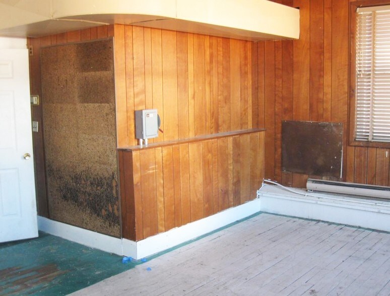 More Photos Of 32 Oak Hill Ln, Fitchburg Warehouse For Sale