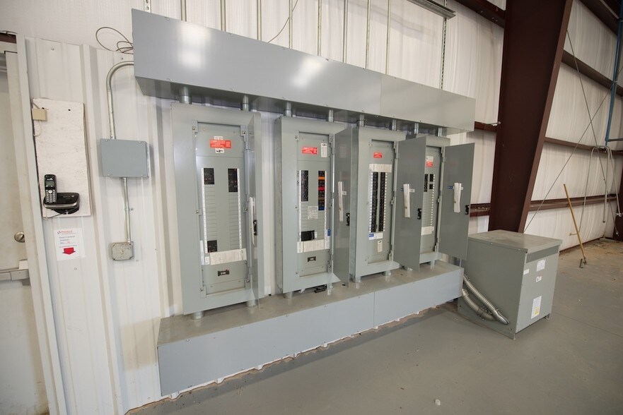 More Photos Of 1448 Darlington Rd NW, El Reno Warehouse For Sale