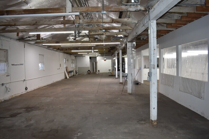 More Photos Of 4862 Compton Ave, Los Angeles Manufacturing For Sale